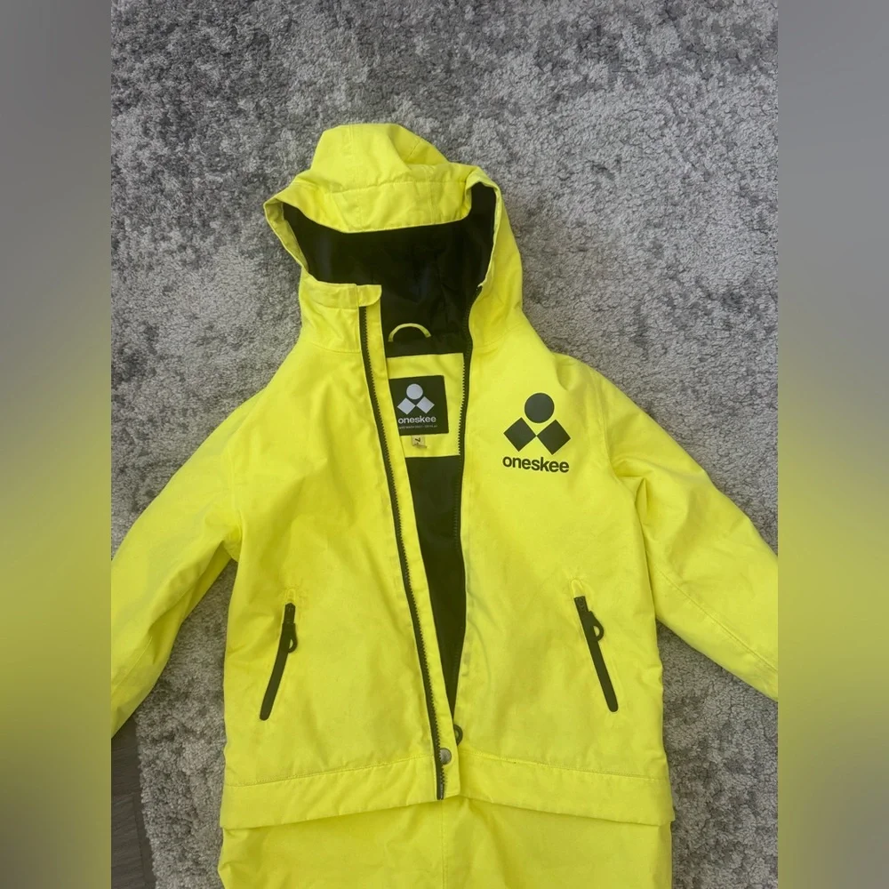 Oneskee Kids Neon Yellow One Piece Snow Suit Ski Suit Size 7-8 Waterproof - Picture 3 of 12